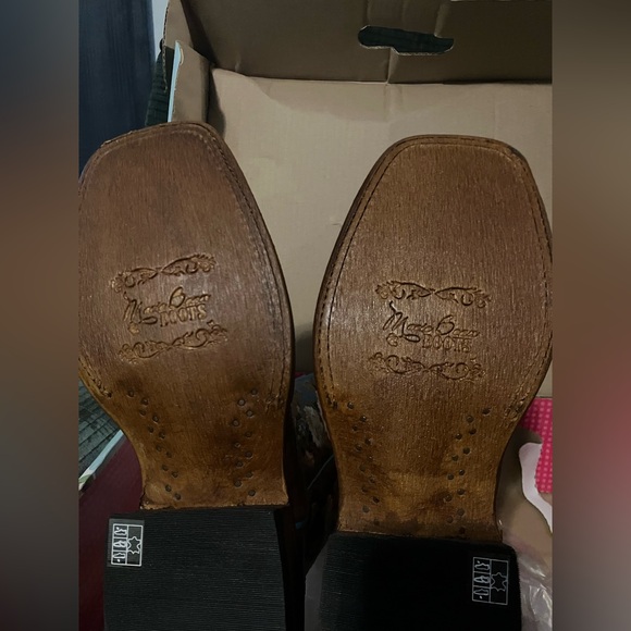 Brand new, never worn Macie Bean cowboy boot! Size 8M - Picture 13 of 13